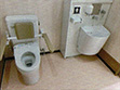 サービス付高齢者向け賃貸住宅　トイレ